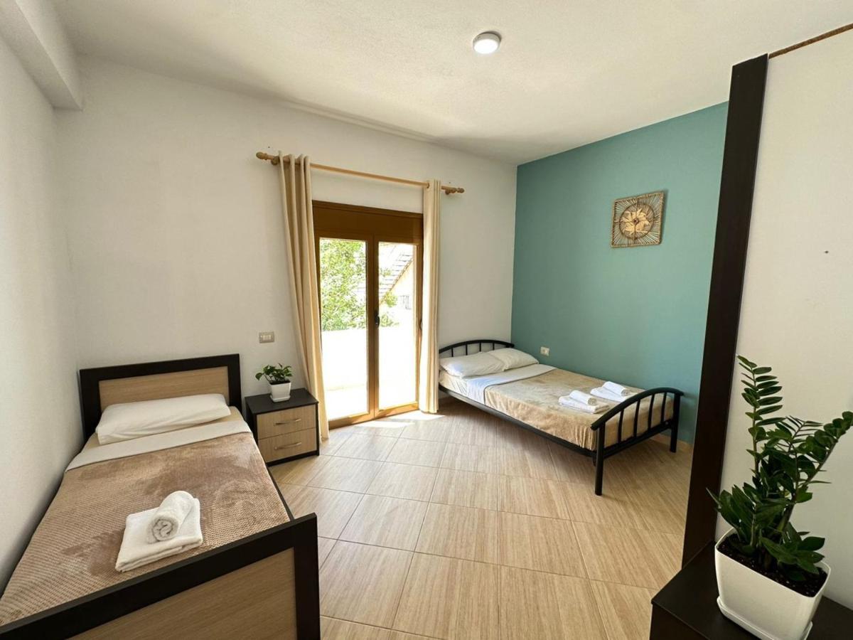 Vlora Villa With Private Parking Bagian luar foto