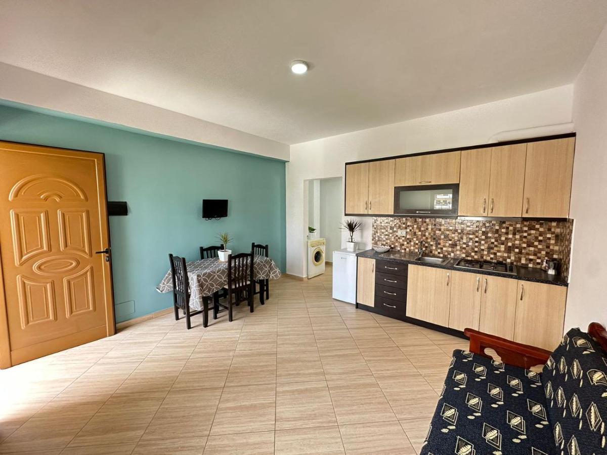 Vlora Villa With Private Parking Bagian luar foto