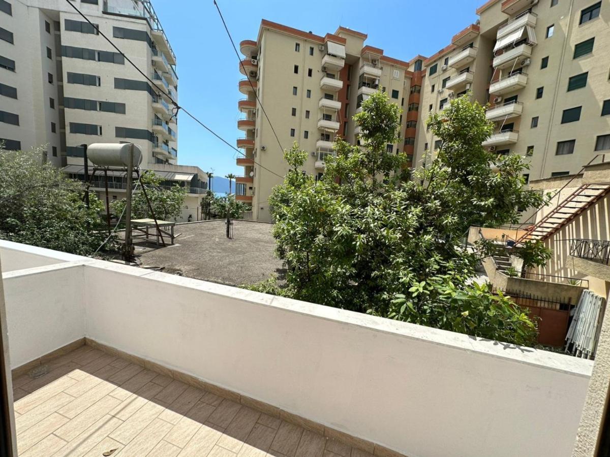 Vlora Villa With Private Parking Bagian luar foto