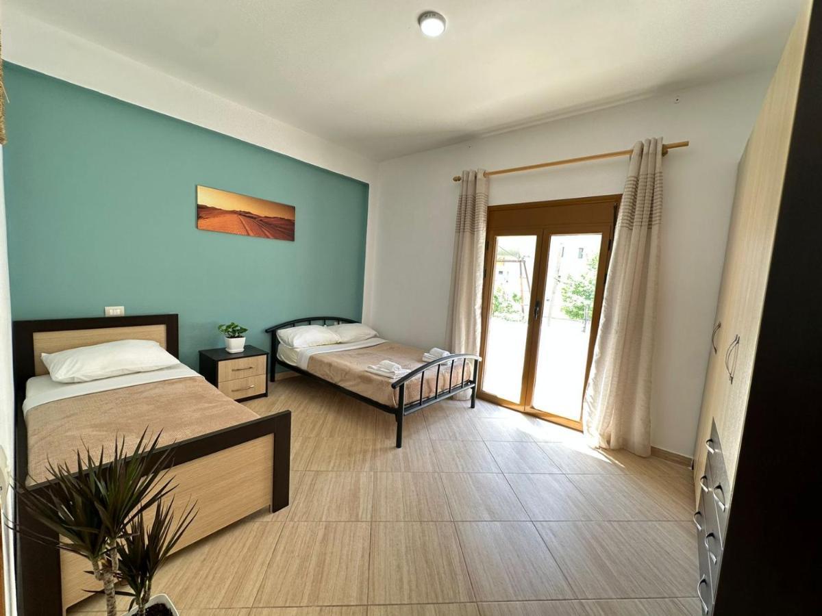 Vlora Villa With Private Parking Bagian luar foto