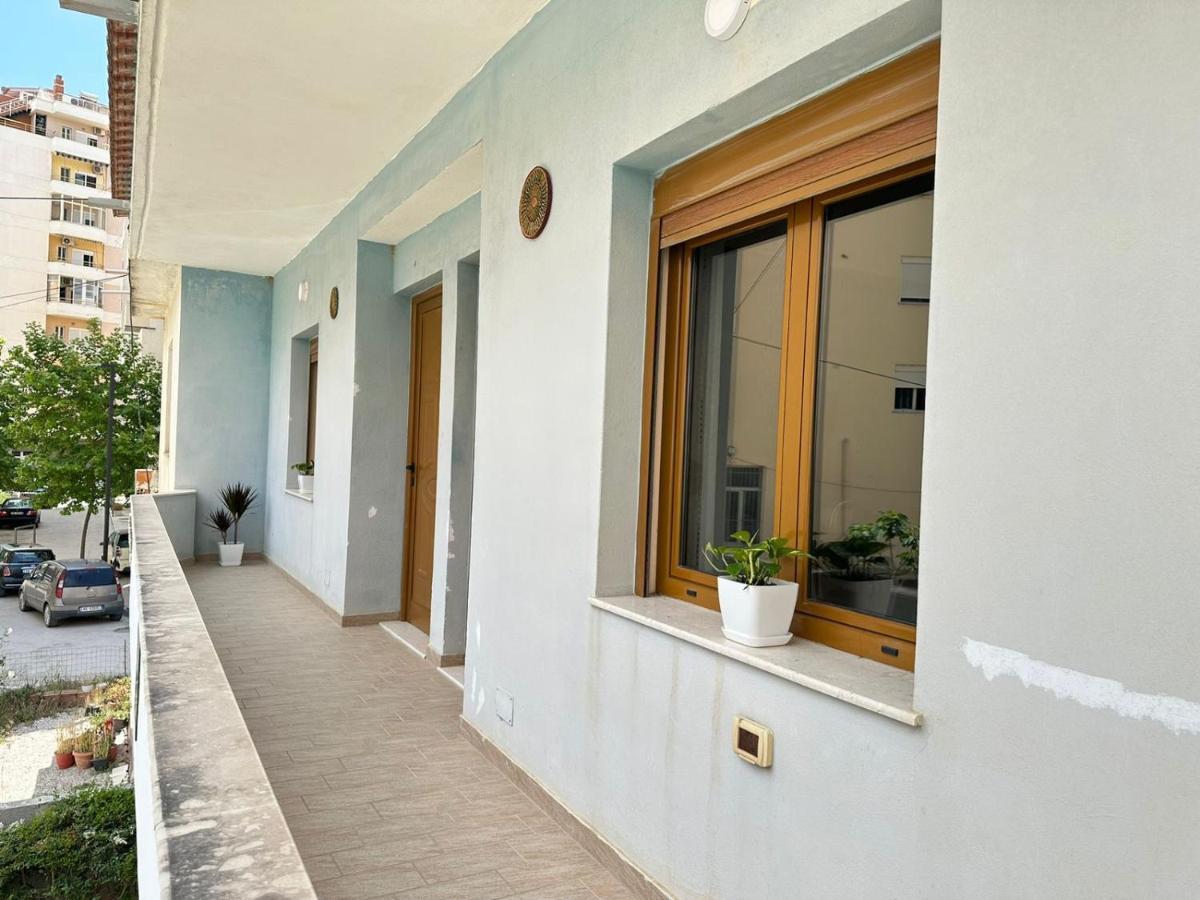 Vlora Villa With Private Parking Bagian luar foto